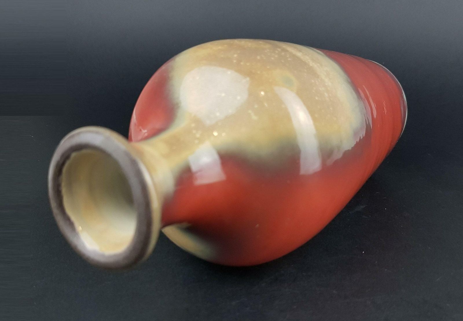 Vintage D.O.K. De Olde Kruyk Beige / Burgundy Ceramic Vase Dutch Pottery 1970s photo vinterior