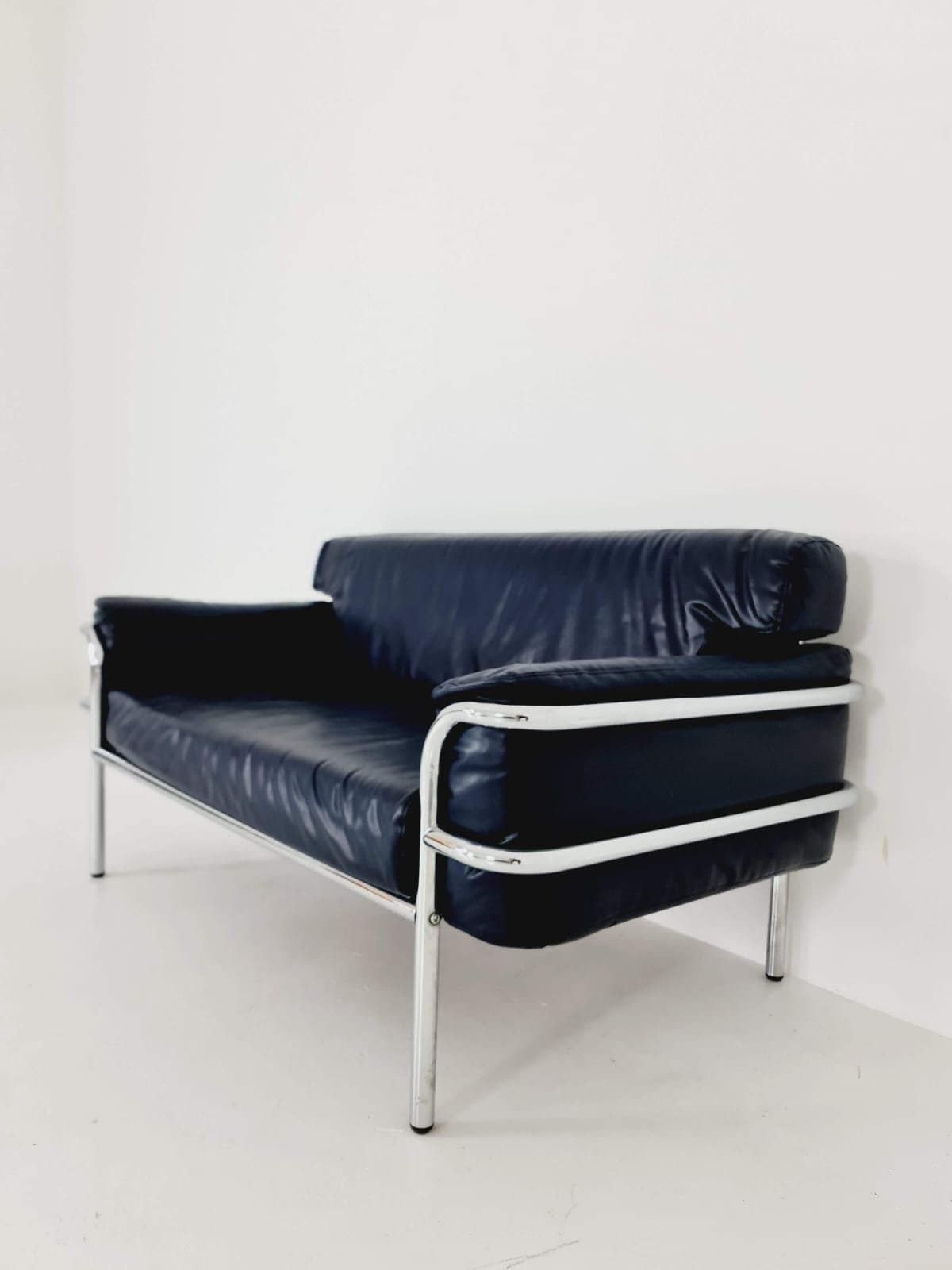 Mid Century Leather Bauhaus Style Of Cassia Lc3 Style Sofa, 1980s photo 1614.0