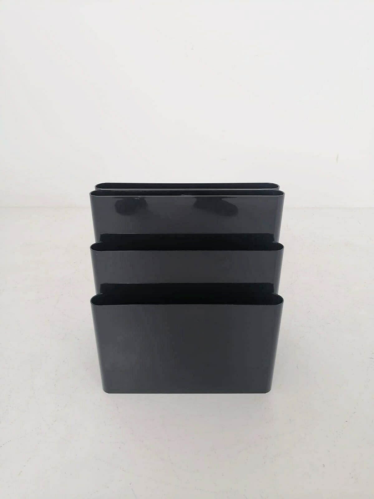 Giotto Stoppino By Kartell Italy Black Plastic Magazine Rack Model 4675 photo furniture