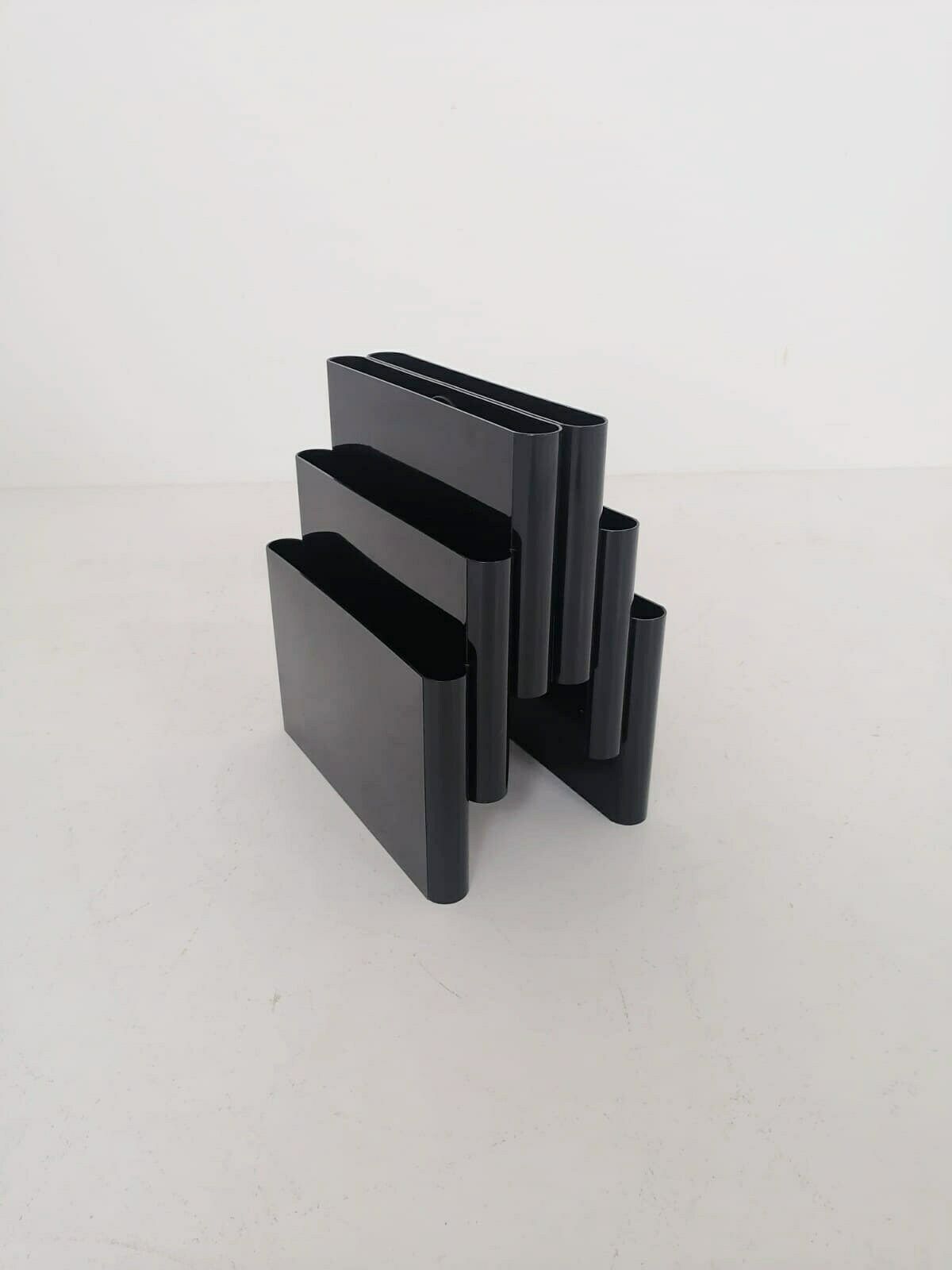 Giotto Stoppino By Kartell Italy Black Plastic Magazine Rack Model 4675 photo 592.0