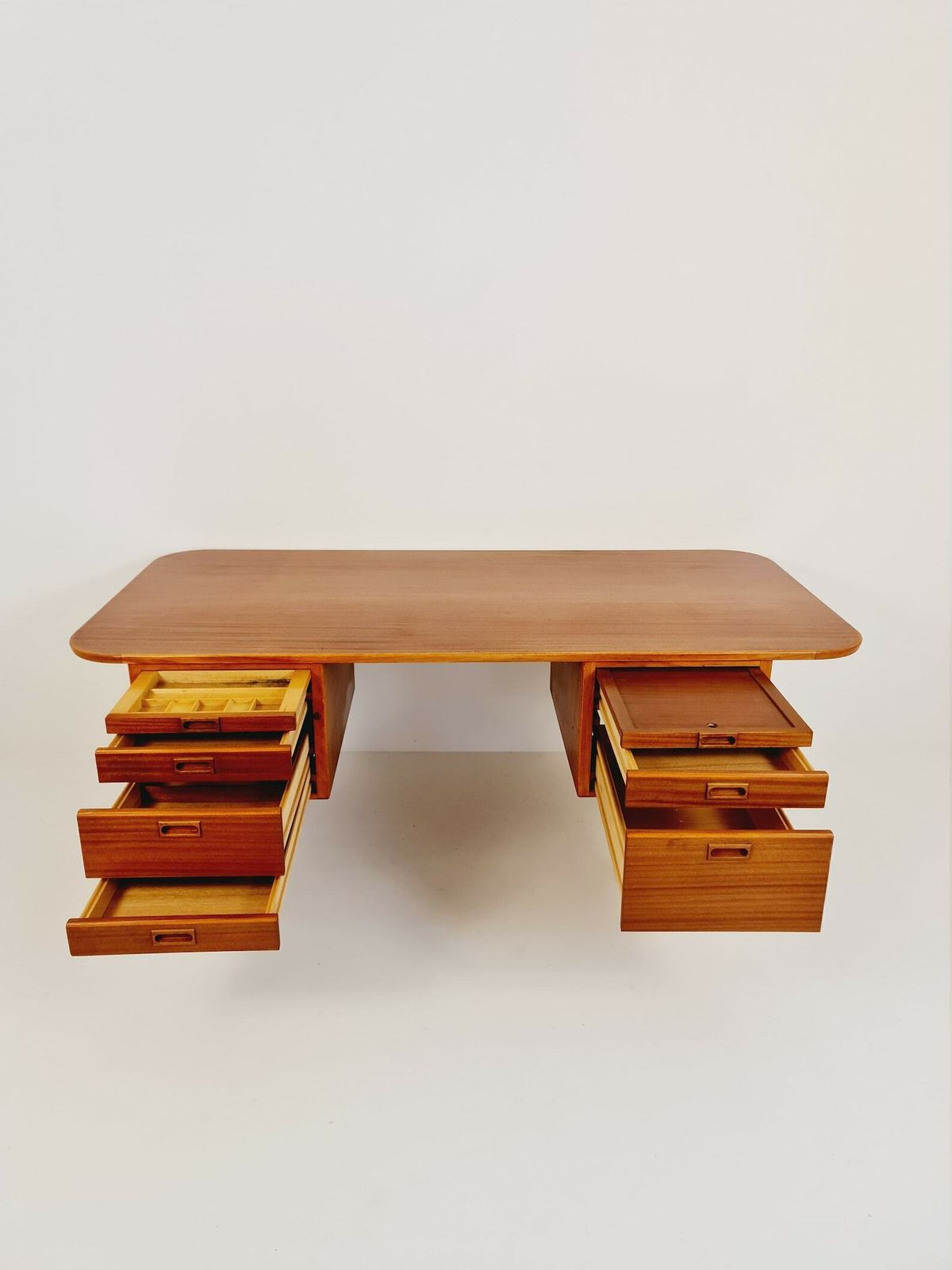 Danish Solid Mahogany Model Executive Desk By Gunni For Omann Jun, 1950s photo vinterior