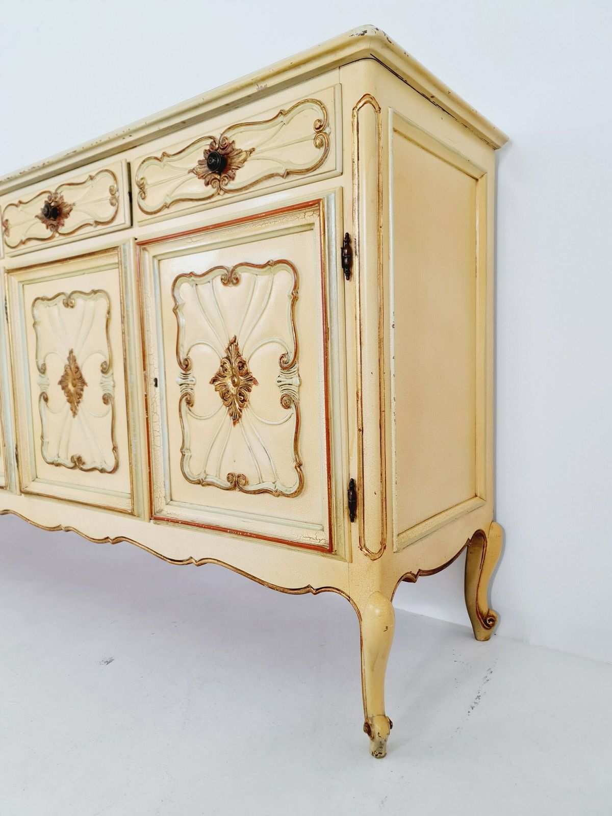 Super Rare Antique French Giant Venetian White Lacquered Sideboard Louis XIV photo vinterior