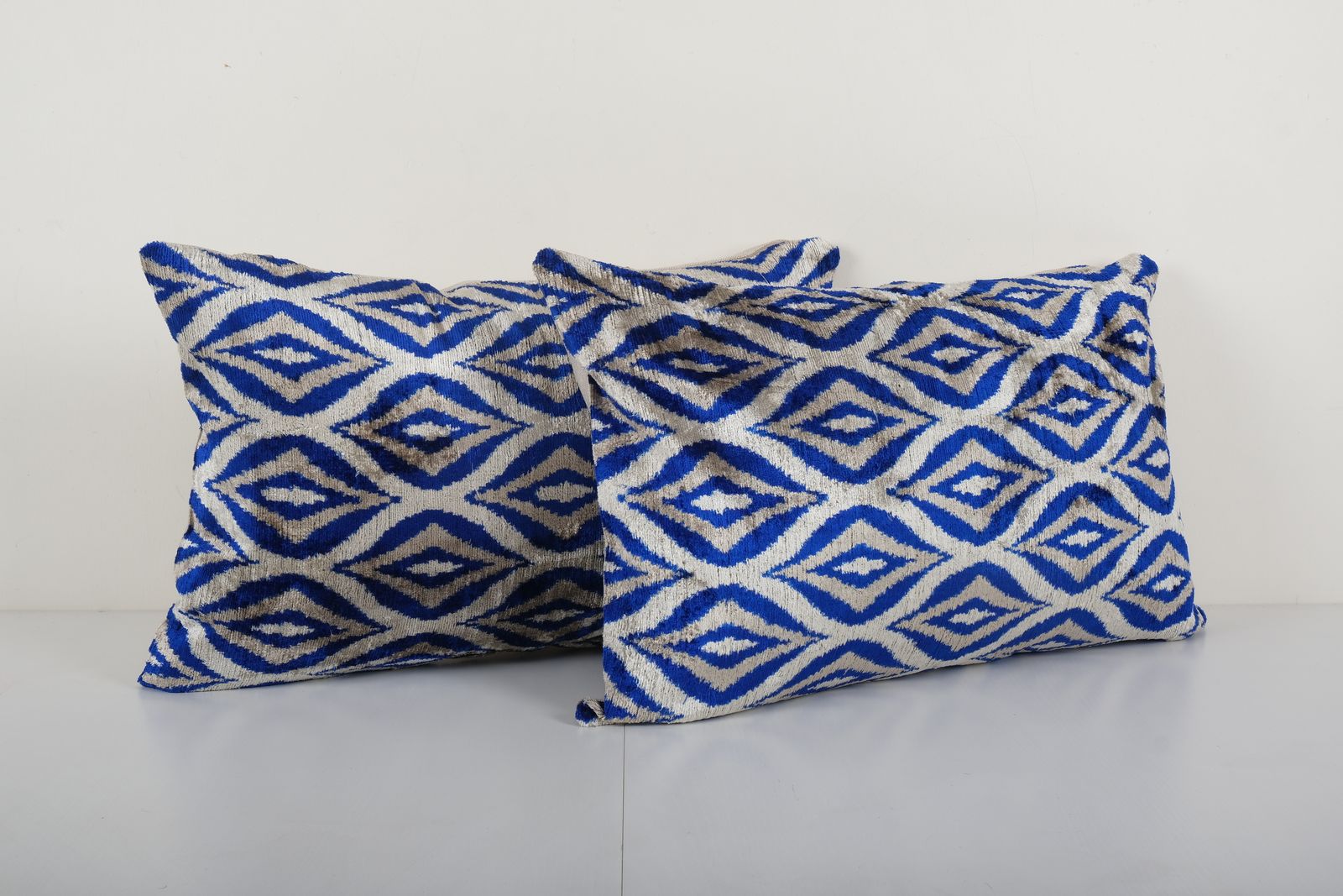 Set Silk Velvet Pillow Cover, Pair Blue Geometric Ikat Velvet Pillow Cover 15'' X 24'' photo Textiles