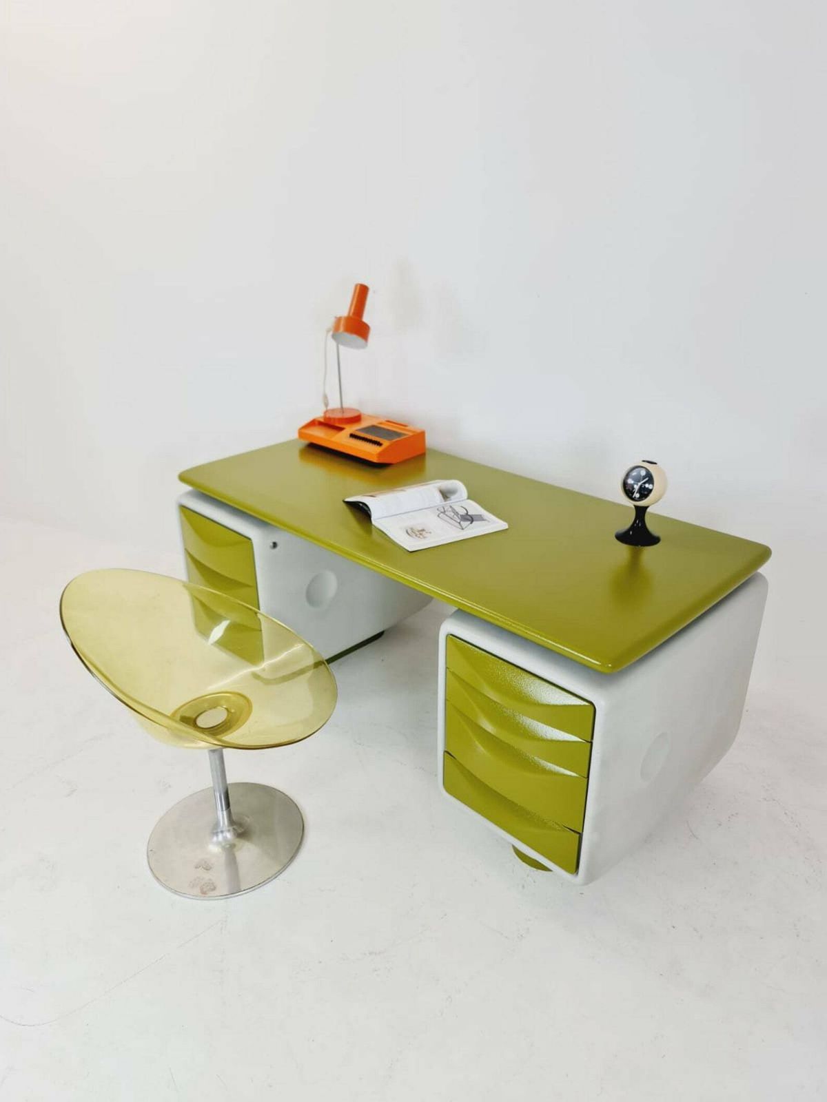1 Of 1 Limited Edition Space Age Ernest Igl For Wilhelm Werndl Directors Igl Jet Writing Desk In Fiberglass, 1970s photo for sale