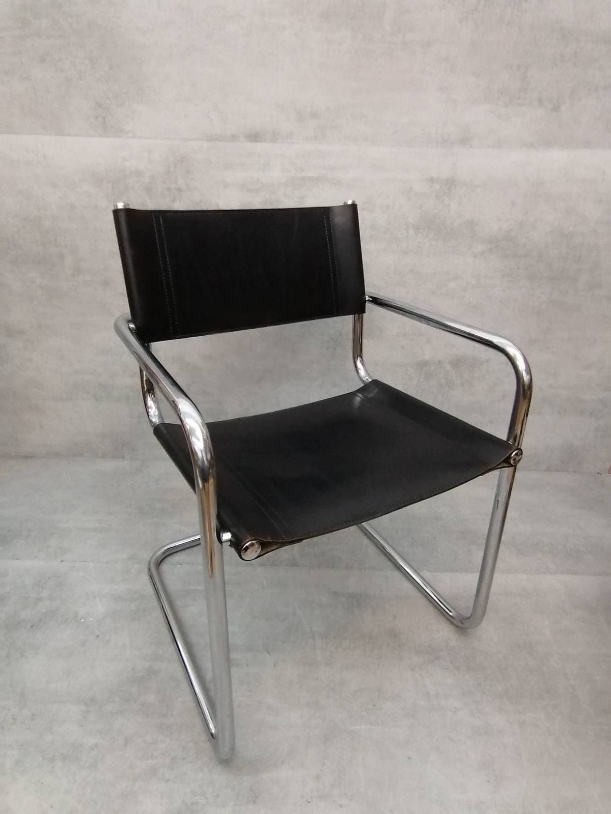 1 Von 2 Vintage Model S34 Black Saddle Leather Dining Chairs By Mart Stam & Marcel Breuer 1980s photo furniture