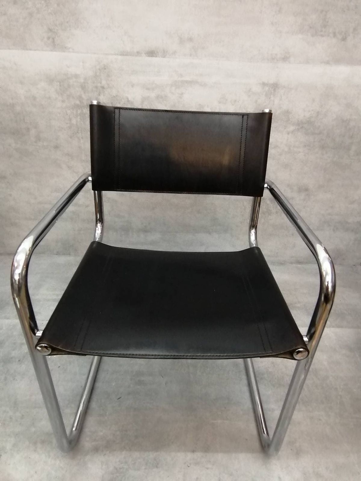 photo for sale 1 Von 2 Vintage Model S34 Black Saddle Leather Dining Chairs By Mart Stam & Marcel Breuer 1980s