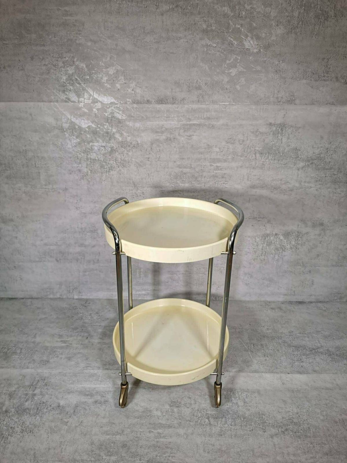 photo furniture Midcentury Plastic And Metal Chrome Round Italian Bar Cart, 1950s