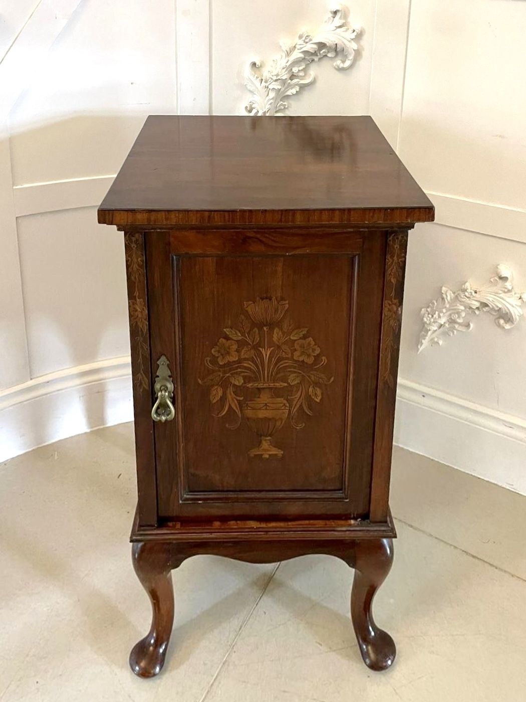 Outstanding Quality Antique 19th Century Figured Walnut Floral Marquetry Inlaid Bedside Cabinet
