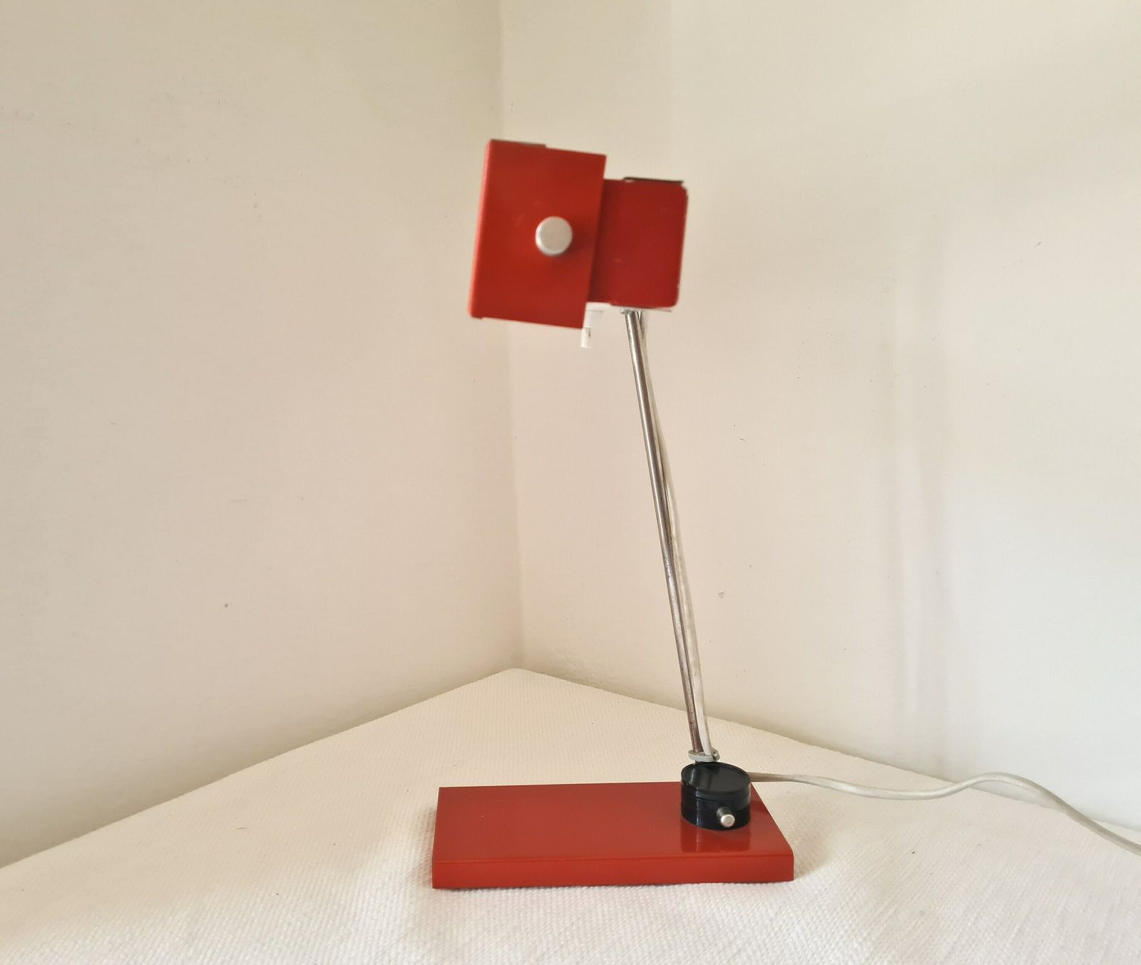 Vintage Mid Century Metalen Tafellamp, Industrieel, Ddr Schreibtischleuchte, Jaren 70 photo for sale