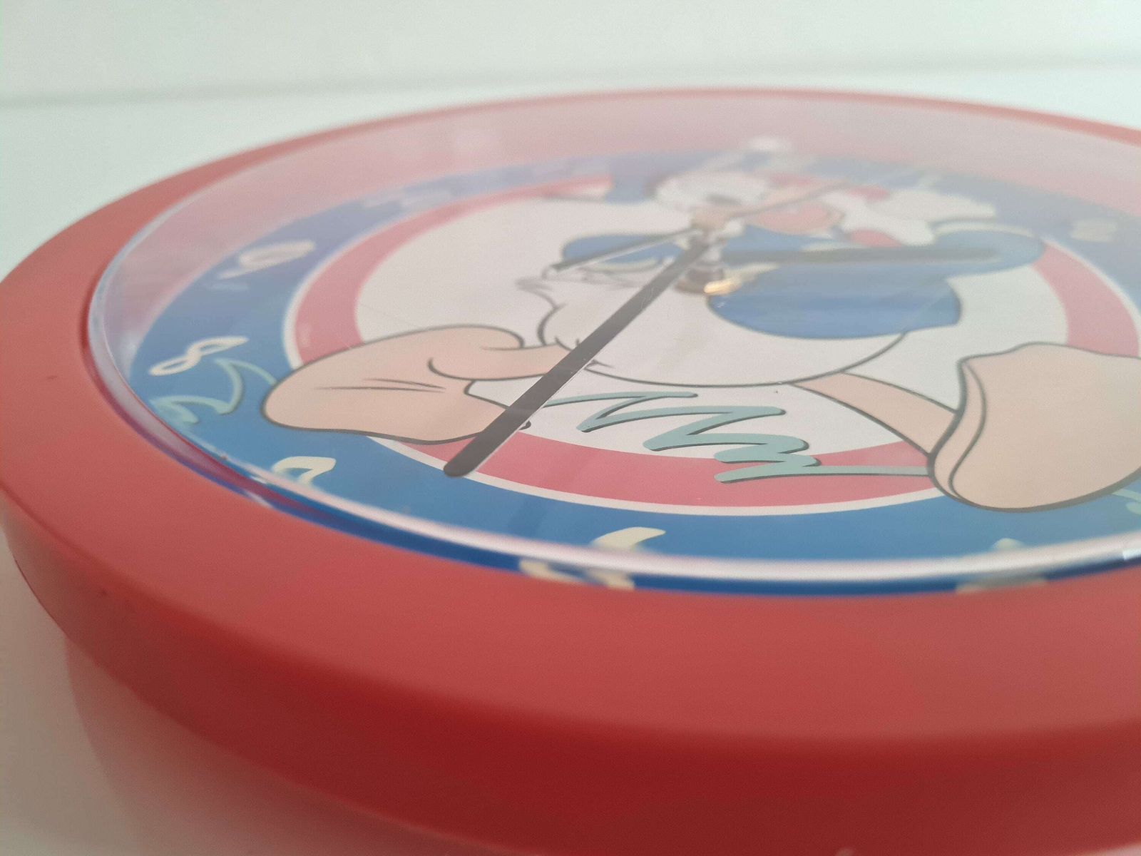 Vintage Pop Art Donald Duck Wall Clock In A Plastic Frame photo Home Decor