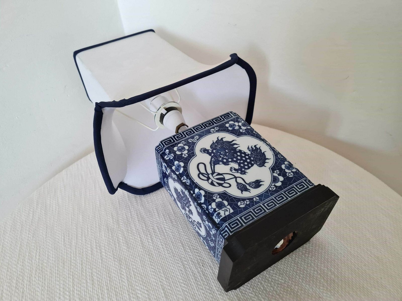 Vintage A Pair Of Beautiful Chinese Lamps With Ceramic Bases And Cotton Shades photo buy