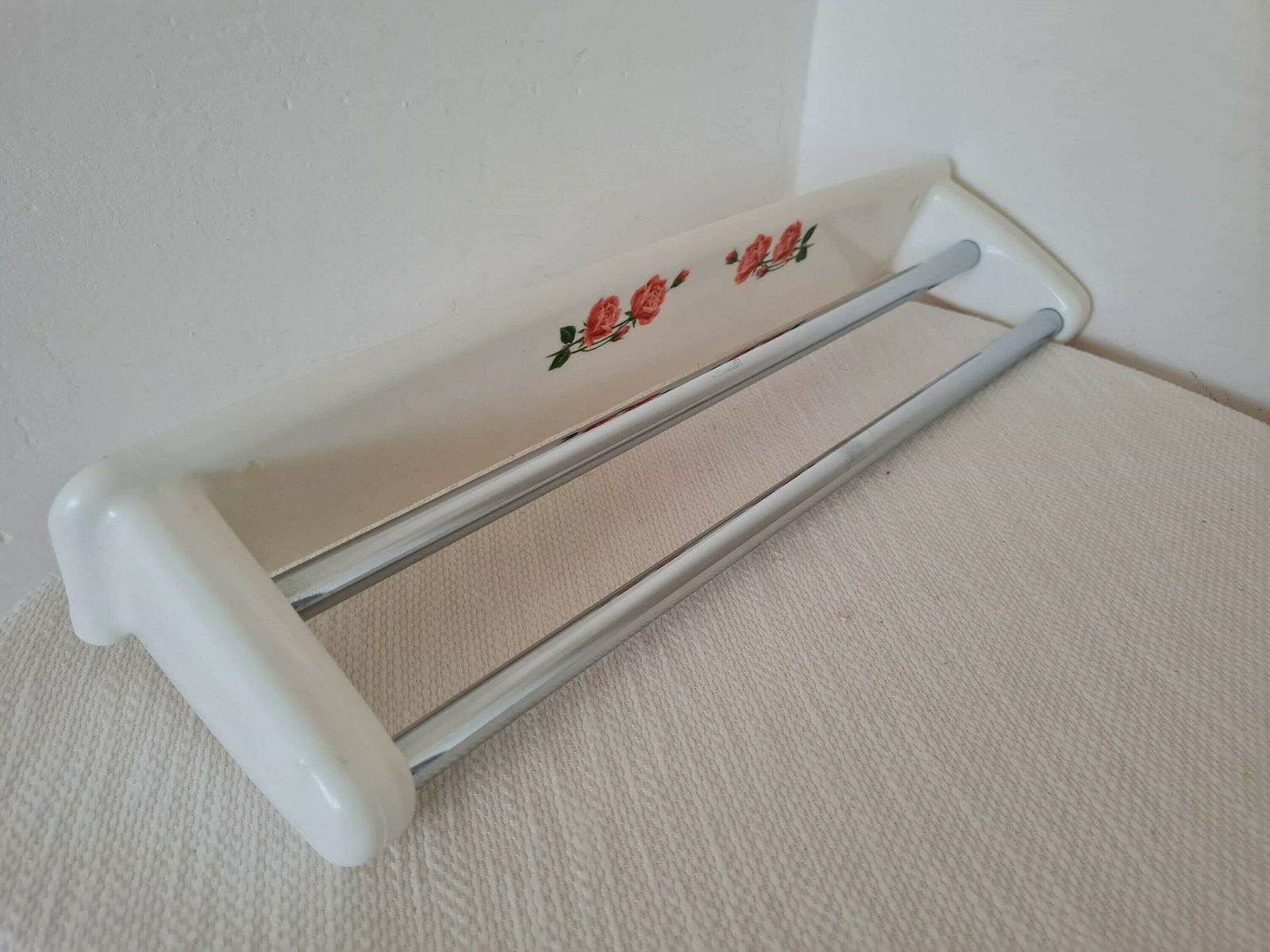 One Of The Retro Plastic Bathroom Accessories Syla France 1 photo vinterior