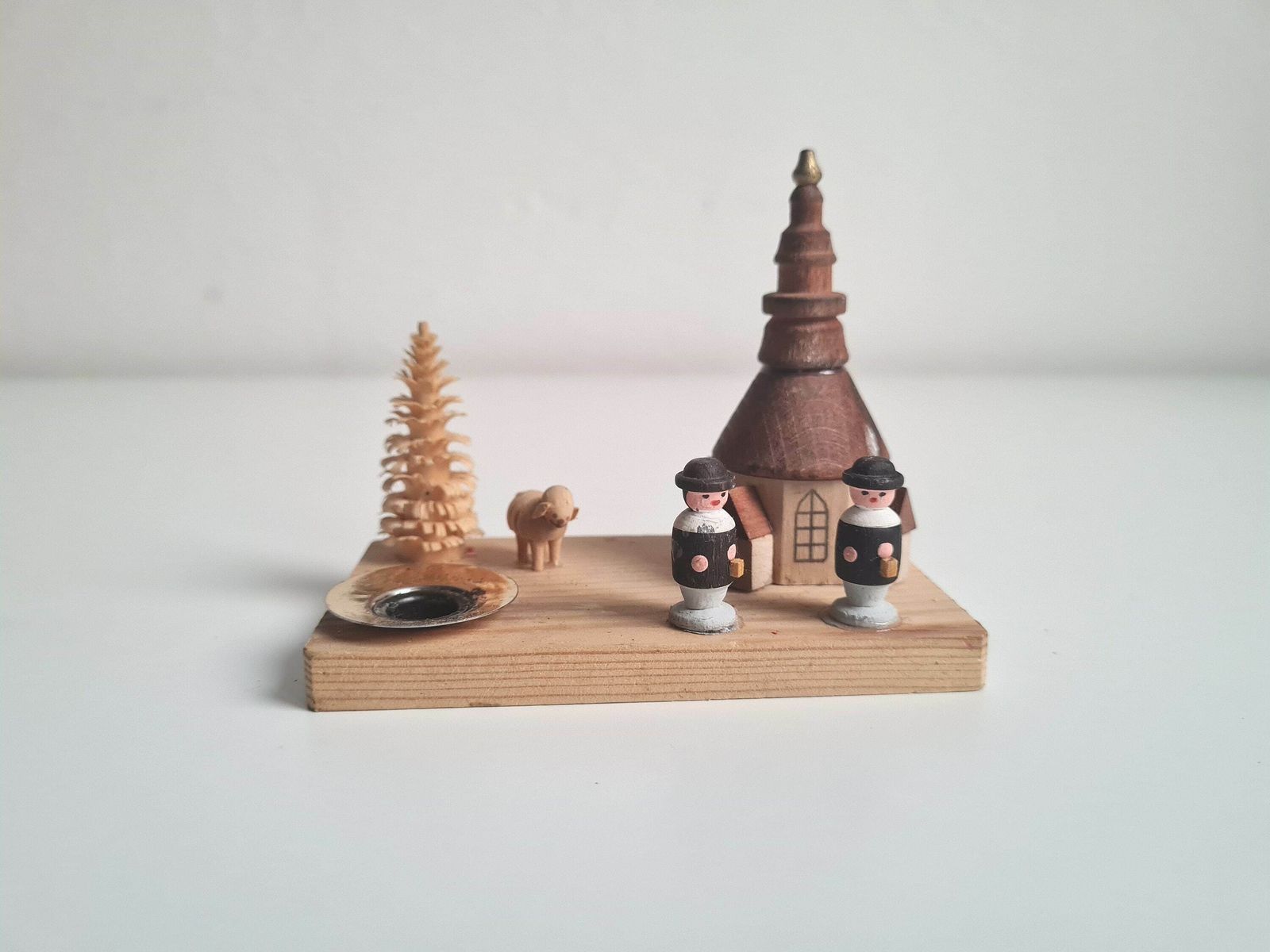 Vintage Duitse Kandelaar – Seiffen Kerk Met Kerstkoorzangers, Handgemaakt photo furniture