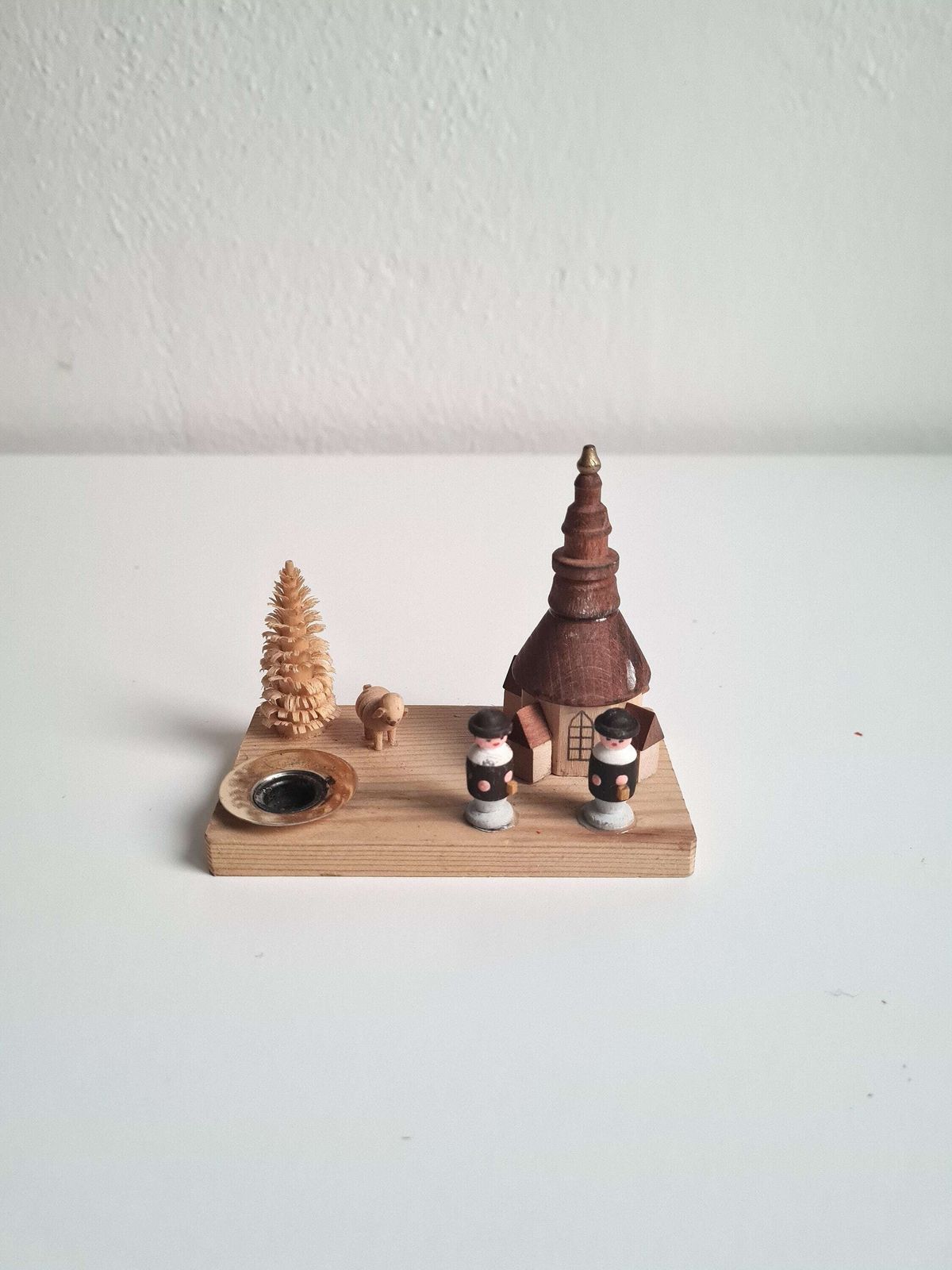 Vintage Duitse Kandelaar – Seiffen Kerk Met Kerstkoorzangers, Handgemaakt photo vintage