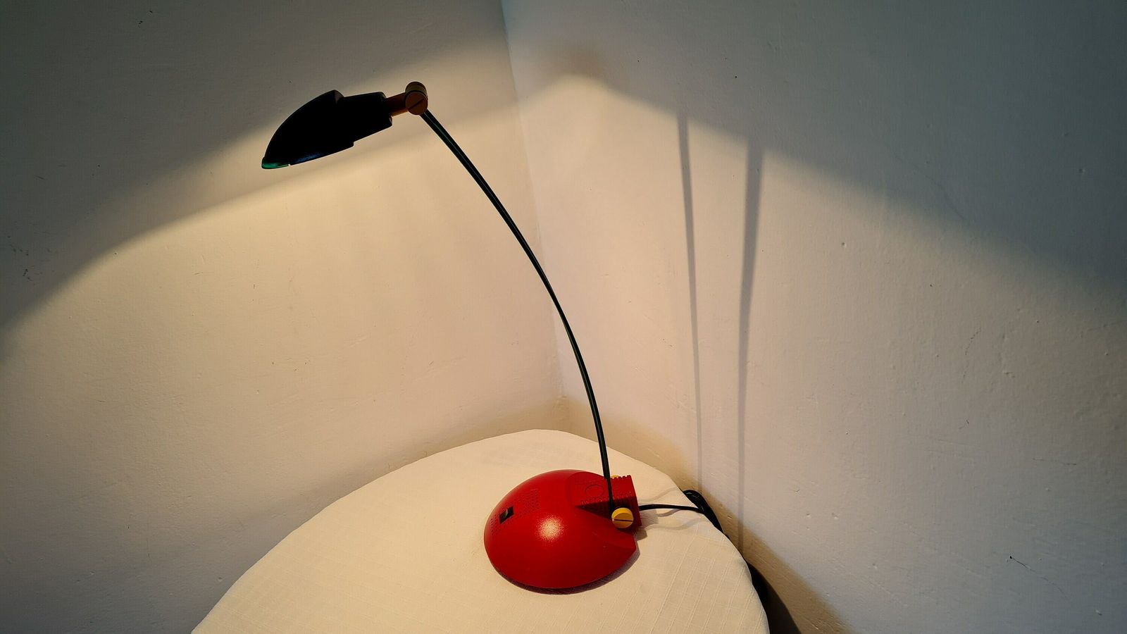 photo furniture Vintage Postmodern 80s Colorful Vintage Memphis Sottsass Table Desk Lamp Rare