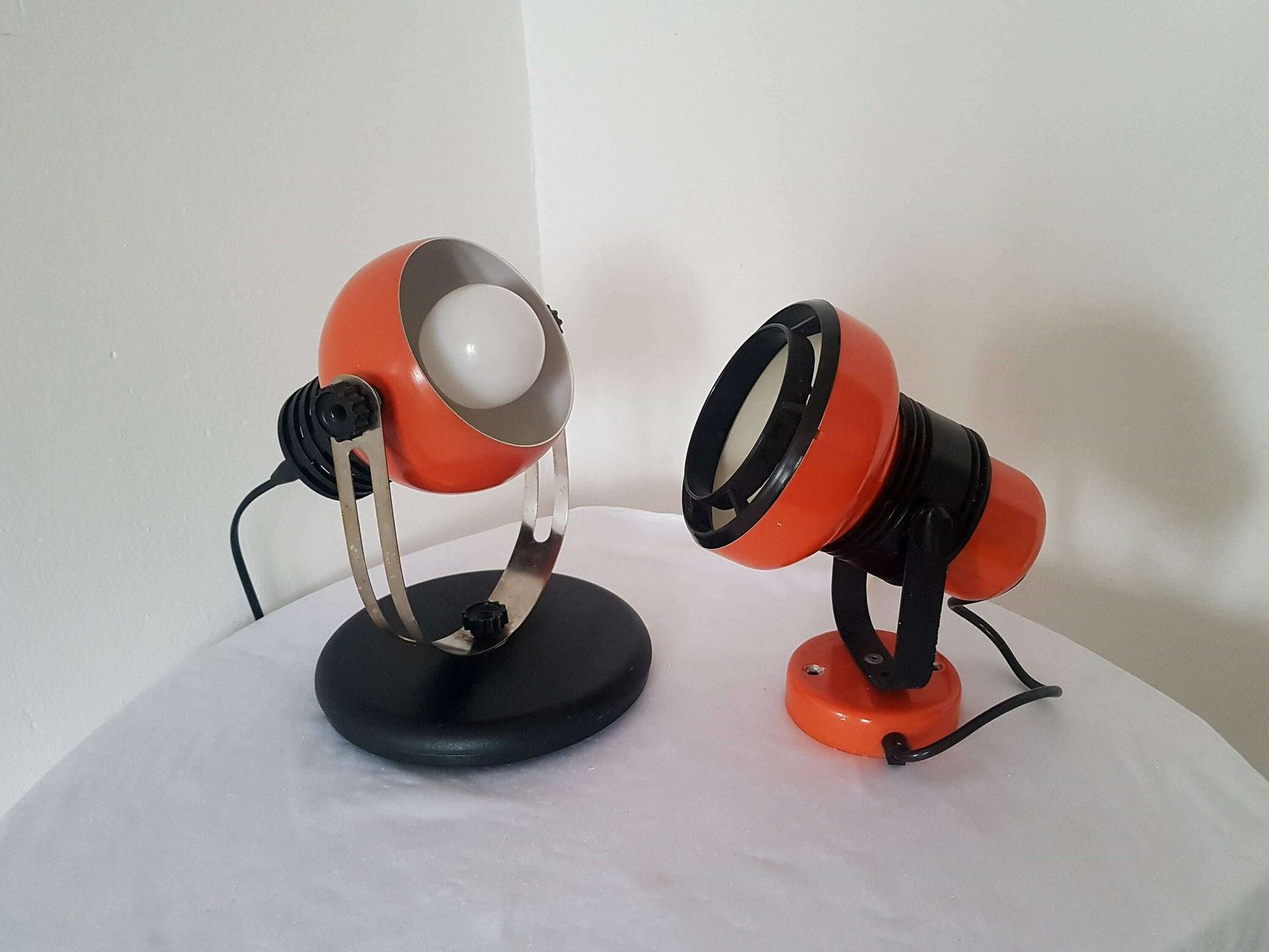photo for sale Vintage Oranje Bureaulamp – Mid Century Industrieel Retro Metalen Lamp Jaren 70