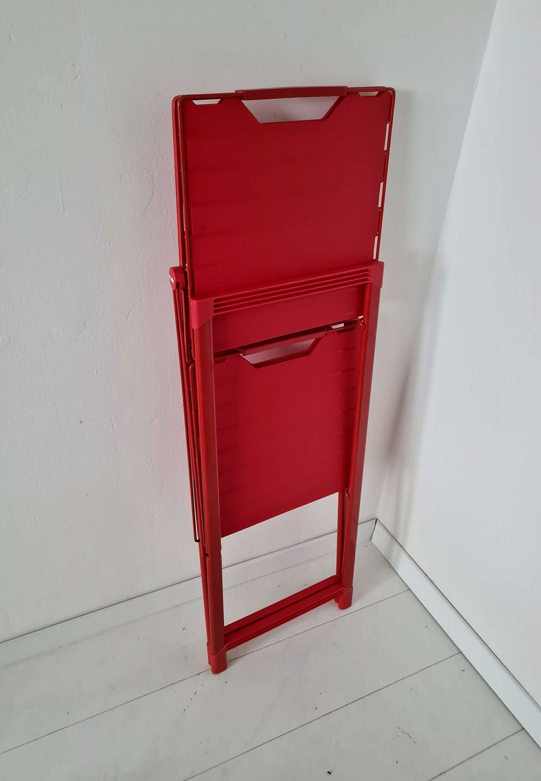 Vintage Memphis Milano Rode Opvouwbare Wandplank Hailo In Metaal En Kunststof photo Meubels