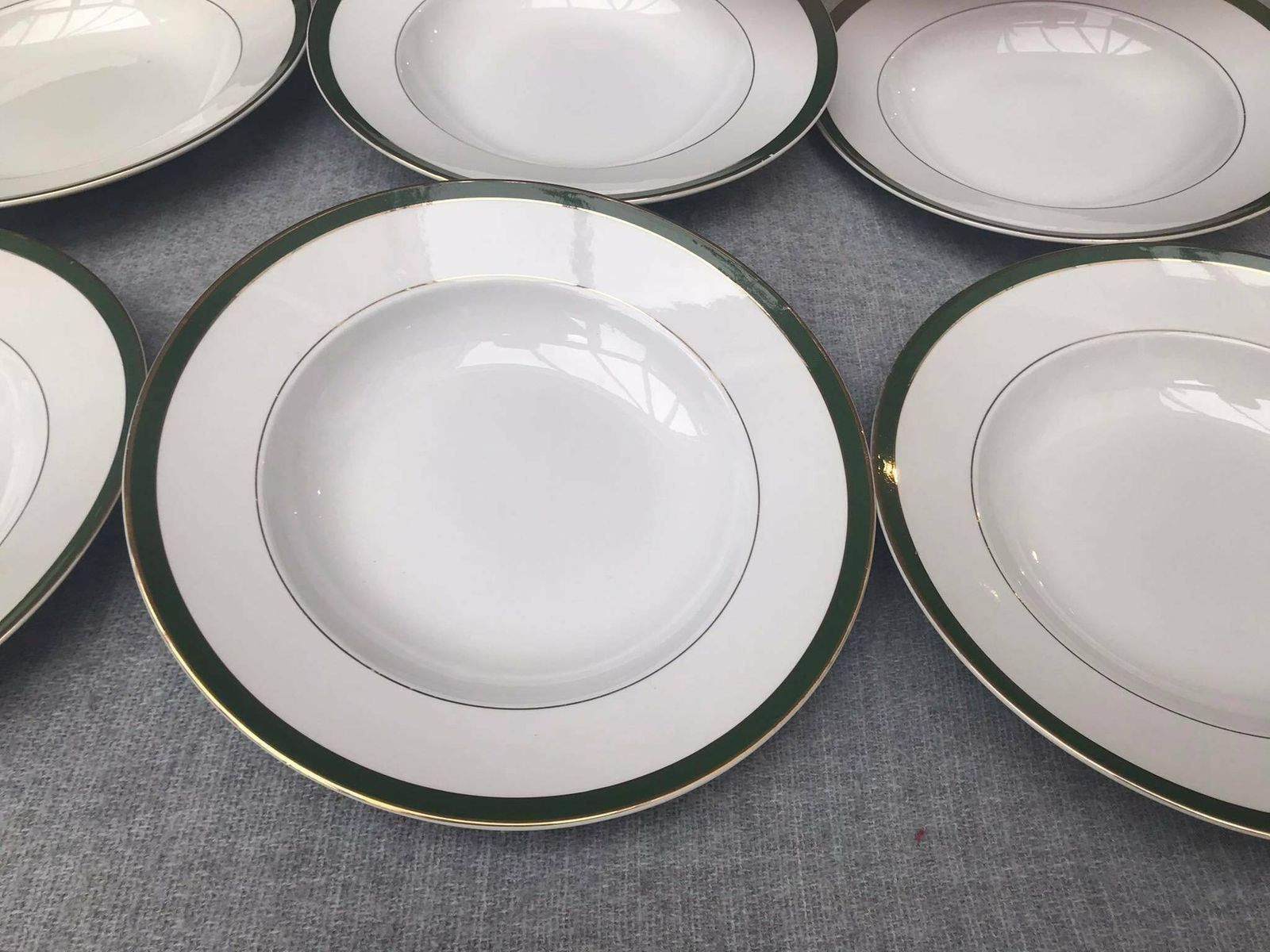 photo furniture Antiek Set Van 6 Soepborden Van Villeroy And Boch Mettlach, Groene Rand Met Goud, 19e Eeuw, Grote Borden 25,1 Cm Diameter, Duits Porselein