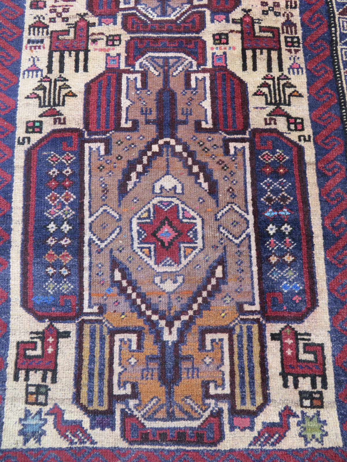 photo vintage Antique Baluch Rug. Comical Animal Motifs. Baluch Tribes Of Herat. West Afghanistan.152cm X 86cm.