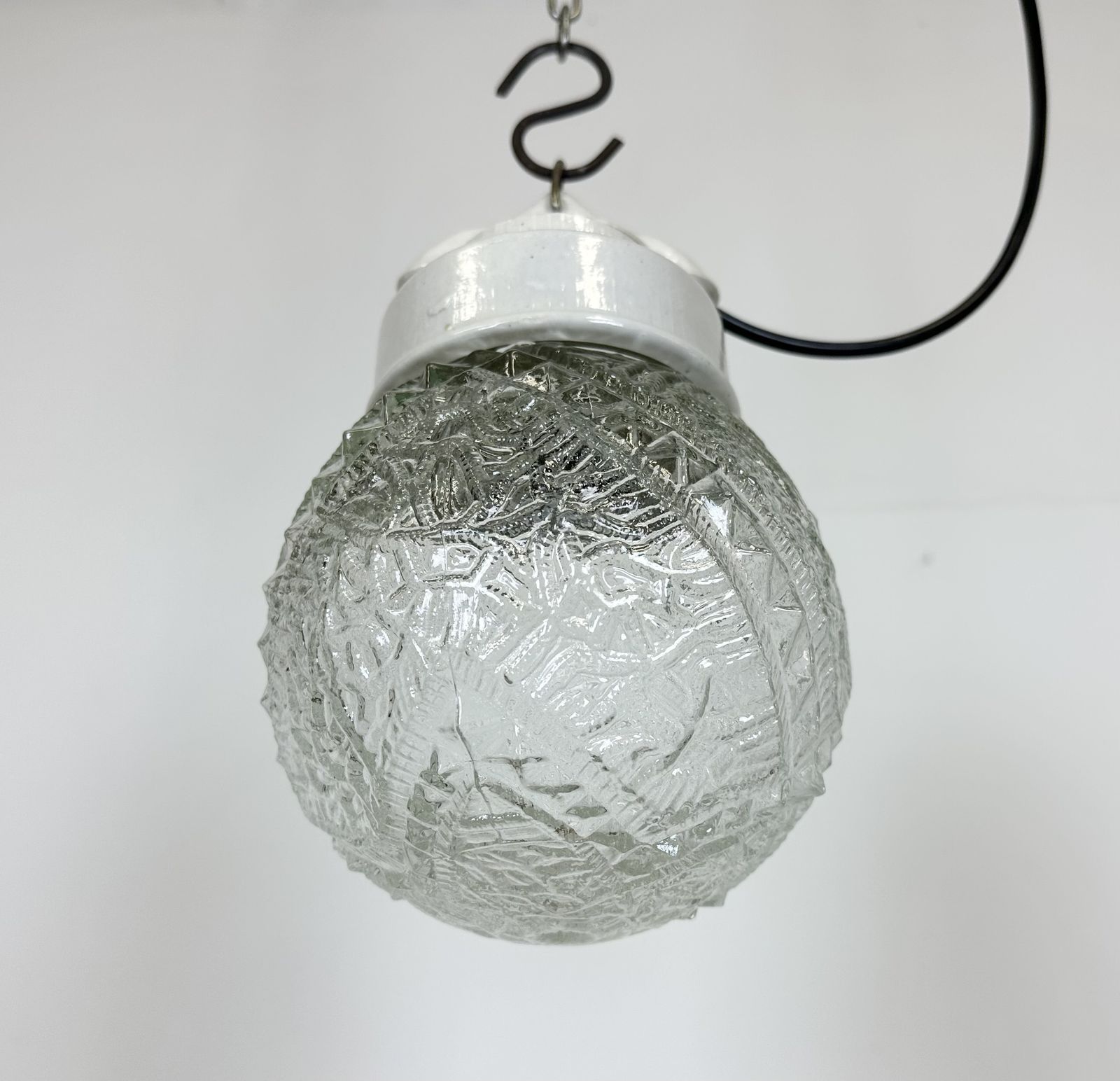 photo vinterior Vintage White Porcelain Pendant Light, 1970s, 15x