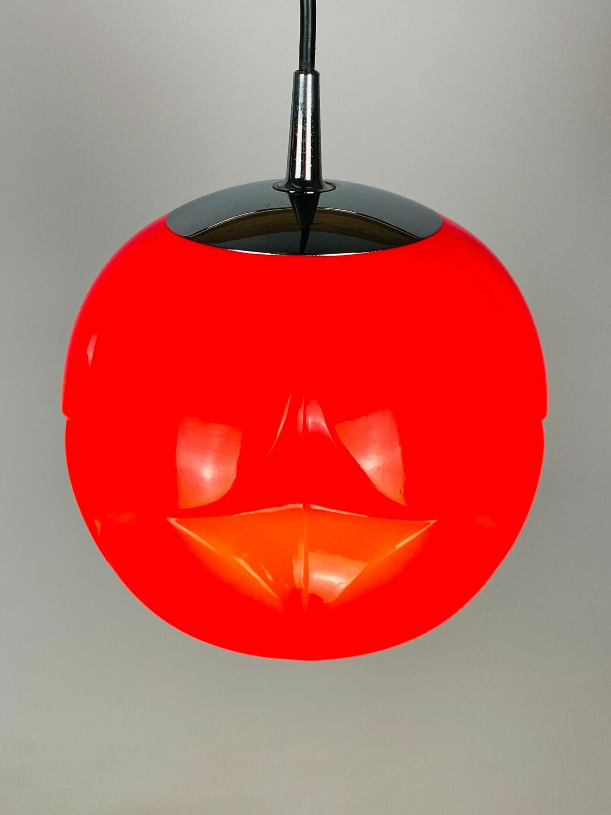 photo for sale Set Van Twee Vintage Peill & Putzler Glazen Rode Hanglampen – Artichoke – Duits Design, 1960