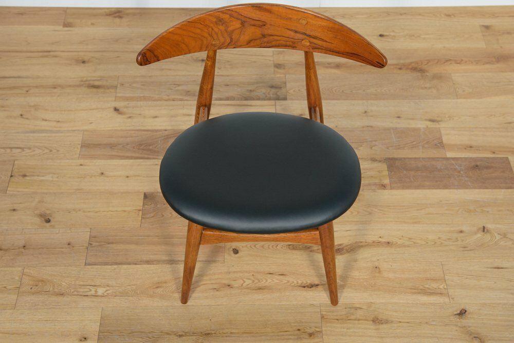 photo vintage Mid Century Danish Ch33 Dining Chairs By Hans J Wegner For Carl Hansen And Søn 1960s Set Of 4
