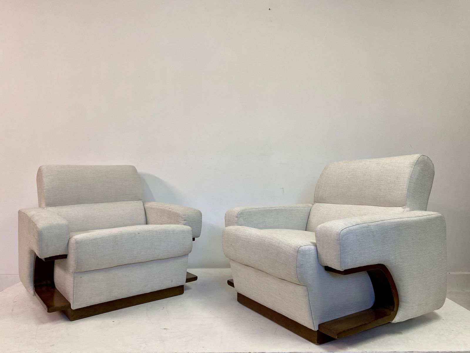 photo vintage Pair Of 1970s Italian Lounge Chairs