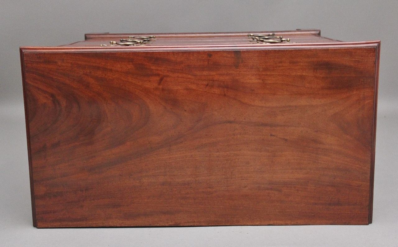 photo furniture Early 19th Century Flat Fronted Mahogany Chest Of Drawers