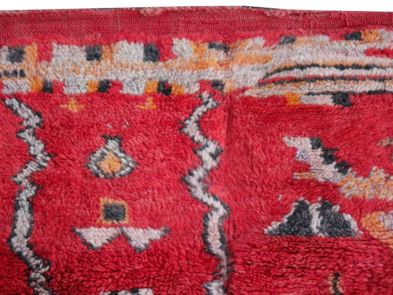 photo vintage Large Red Moroccan Vintage Rug North African Tribal Design Djoharian Collection