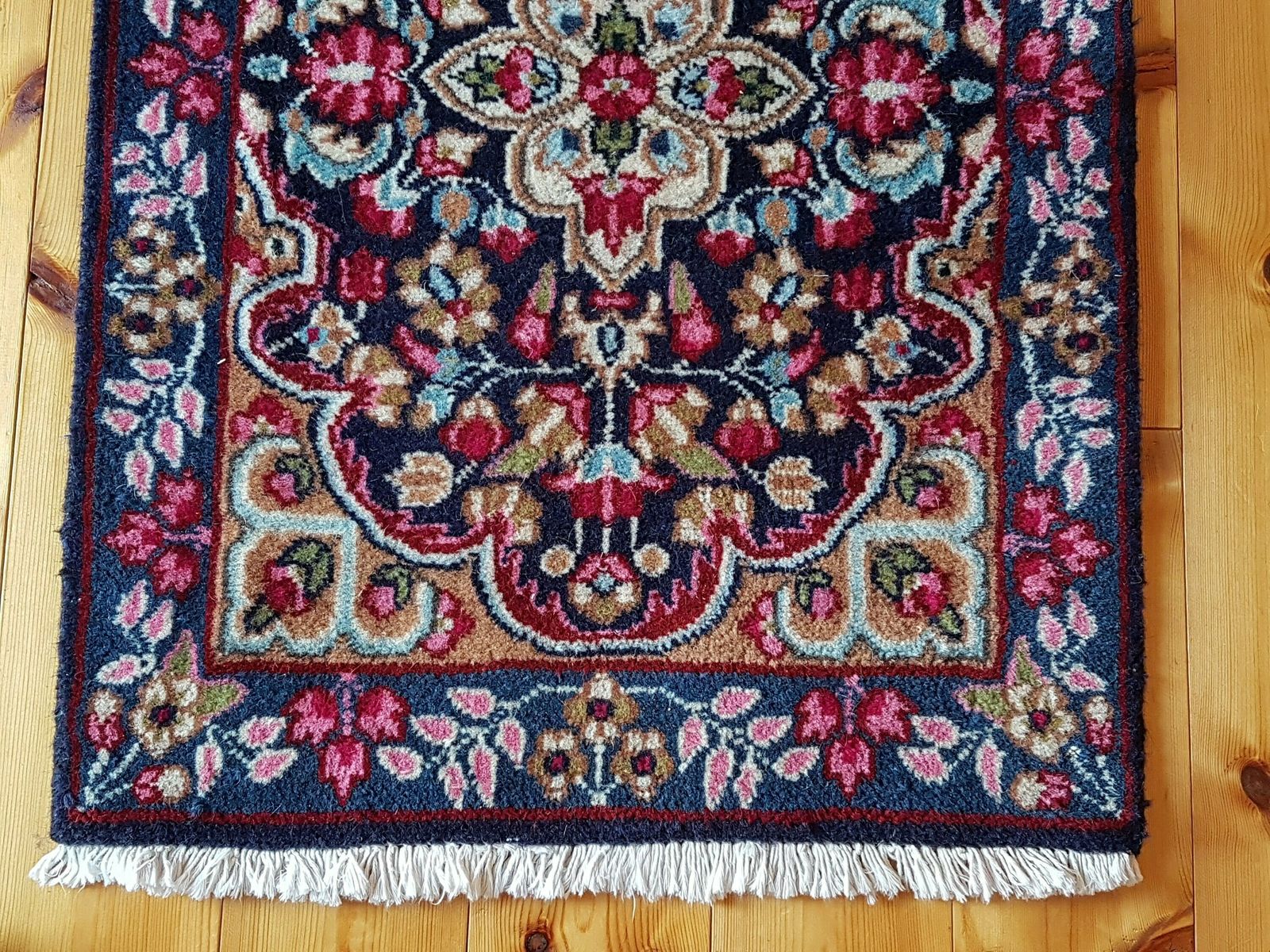 Small Handknotted Rug With Floral Rose Design, Floral Turkish Carpet Cas7 photo 270.0