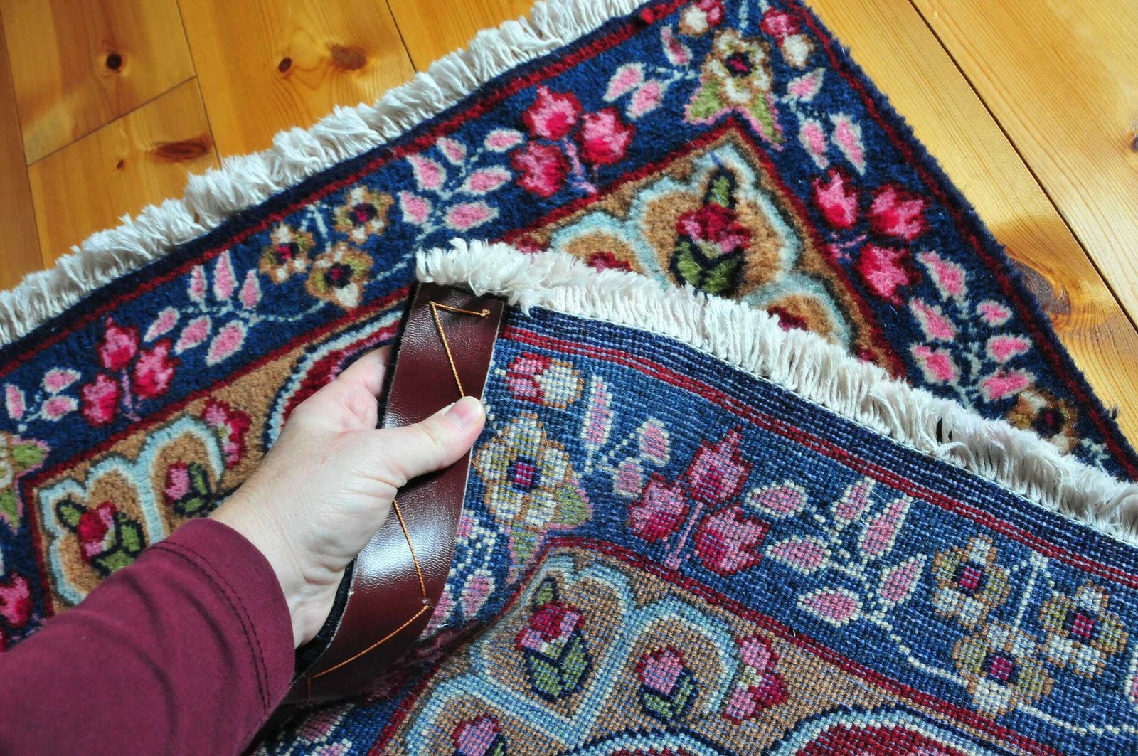 photo for sale Small Handknotted Rug With Floral Rose Design, Floral Turkish Carpet Cas7