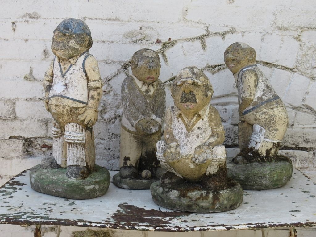photo furniture Set Of Four Vintage Weathered Garden Cricket Statues