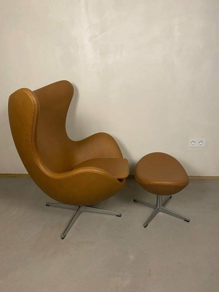 Egg Chair With Ottoman By Arne Jacobsen For Fritz Hansen, 2004, Set Of 2