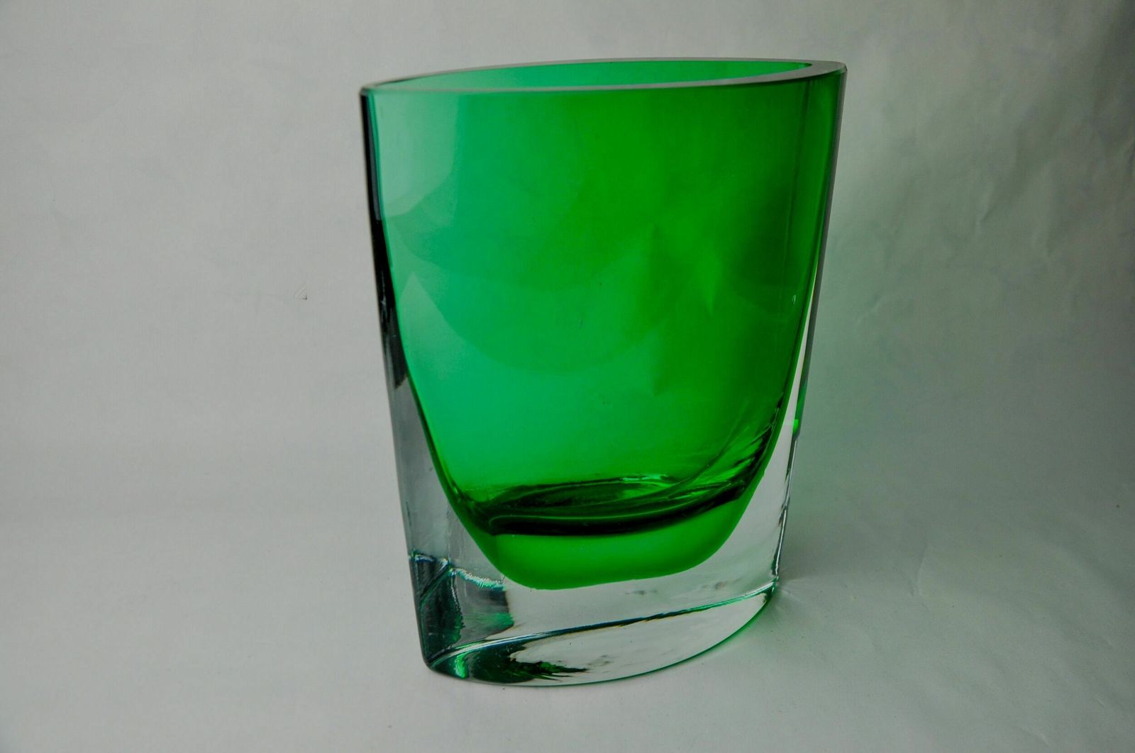 Green Sommerso Vase By Seguros, Murano Glass, Italy, 1980 photo vinterior