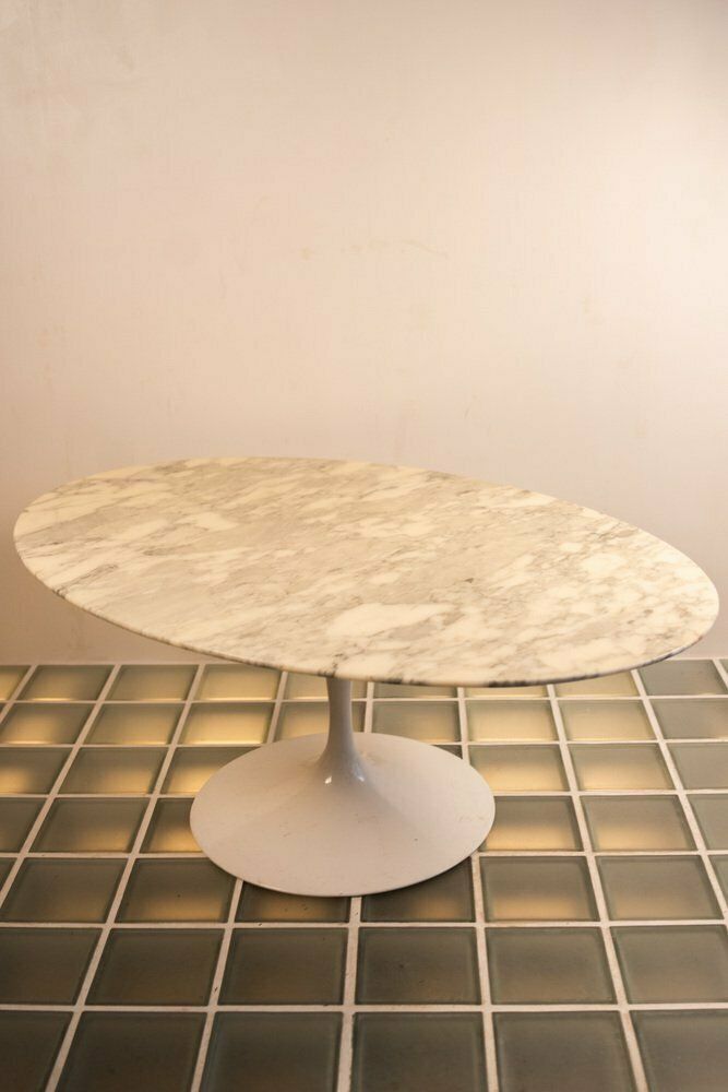 3940.0 Oval Coffee Table By Ero Saarineen From Knoll Inc. / Knoll International photo