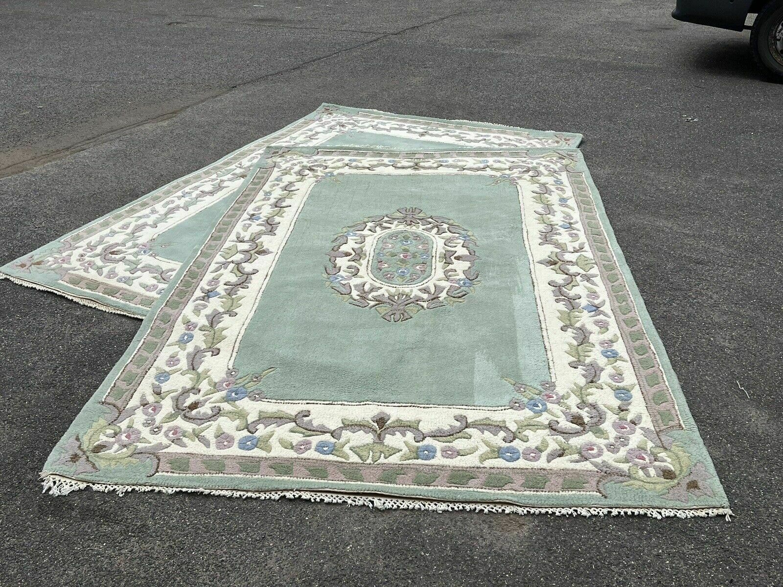 Pair Of Green & White Rugs,Handmade With 100 % Wool. Deep Pile. photo Textiles