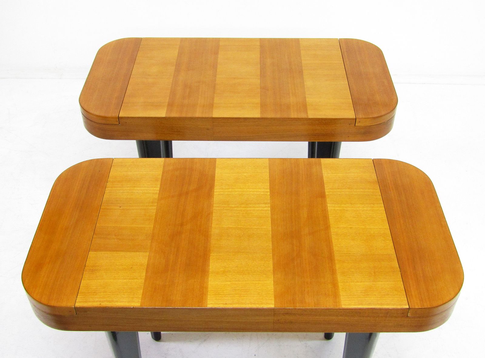 Two Paldao Line Art Deco End Tables By Gilbert Rohde For Herman Miller, C 1940 photo vinterior