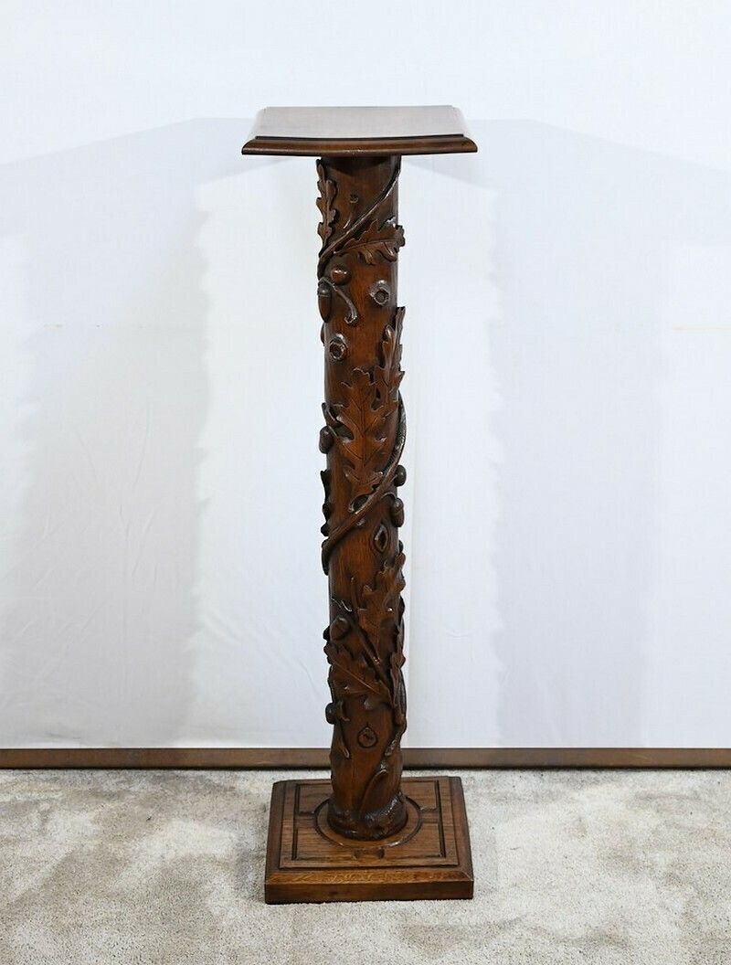 Column In Oak And Walnut, Art Nouveau – 1900