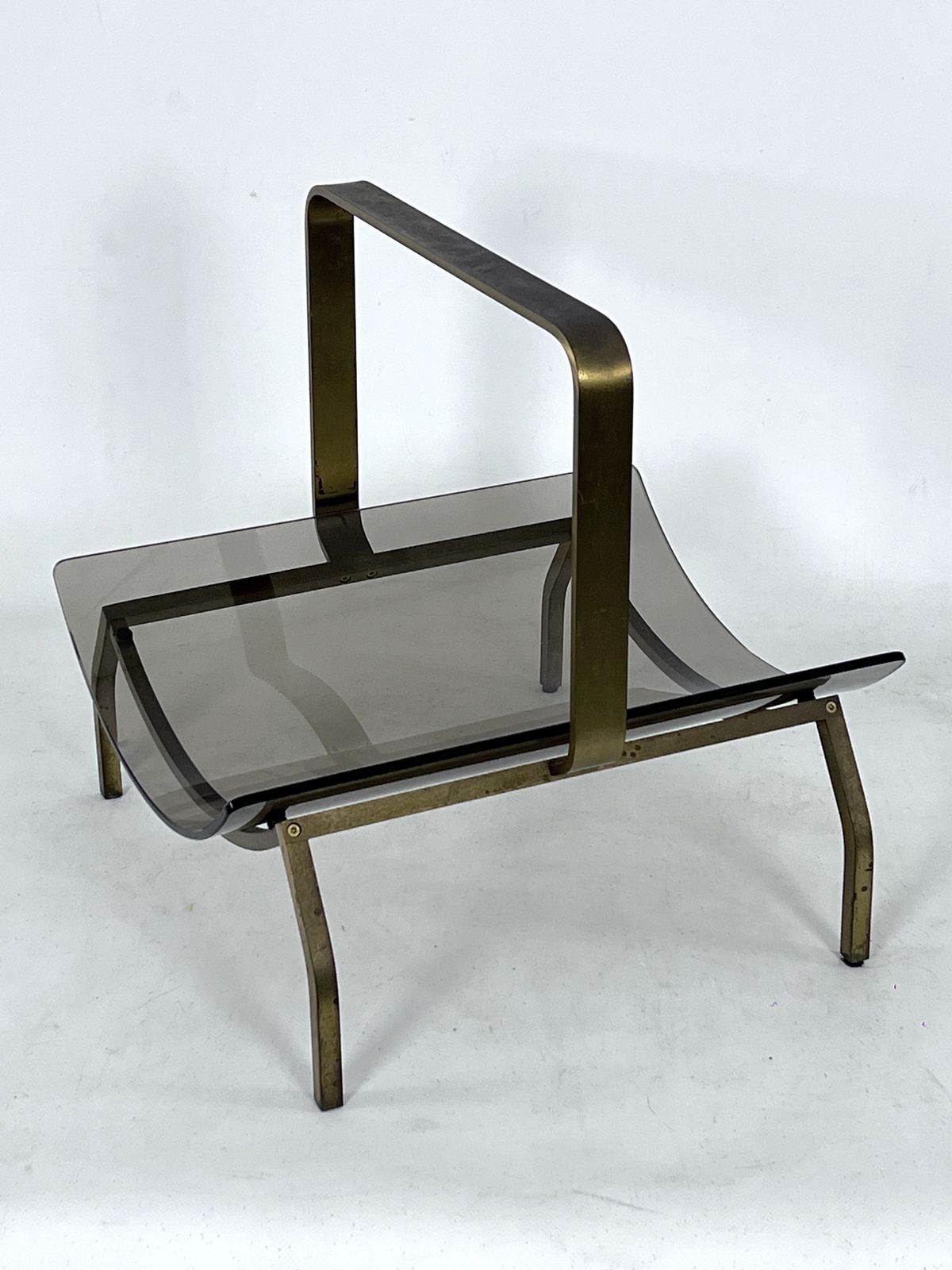 Fontana Arte, Mid Century Brass And Curved Glass Magazine Holder. Italy 1960s photo furniture