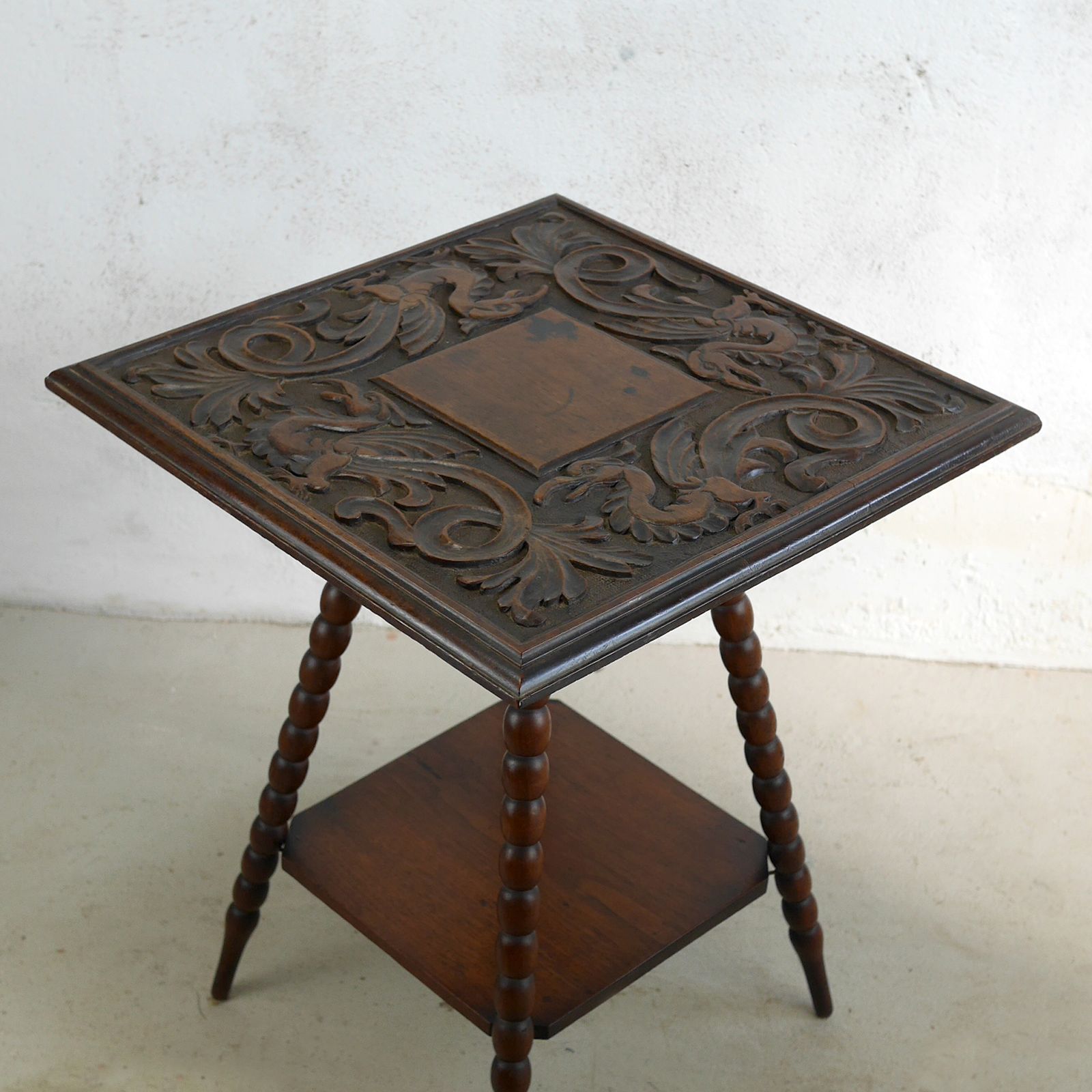 photo vinterior Antique Side Lamp Table Carved Griffins With Bobbin Legs Godwin Style
