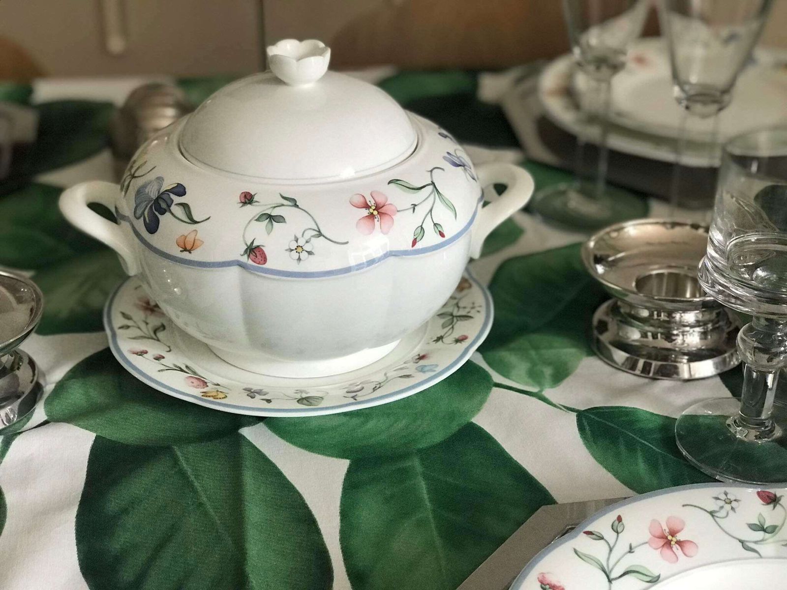 photo furniture Soup Tureen Villeroy & Boch Mariposa Vegetable Bowl With Lid Collectable China Find Replacement Vintage Discontinued Wedding Gift