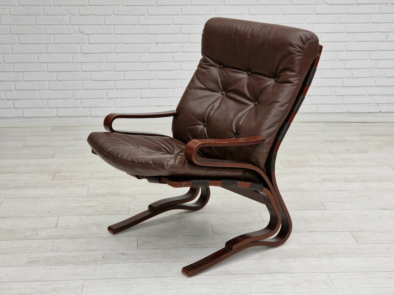 photo buy 1970s, Norwegian Design, Lounge Chair Model "Kengu" By Else And Nordahl Solheim For Rybo Rykken.