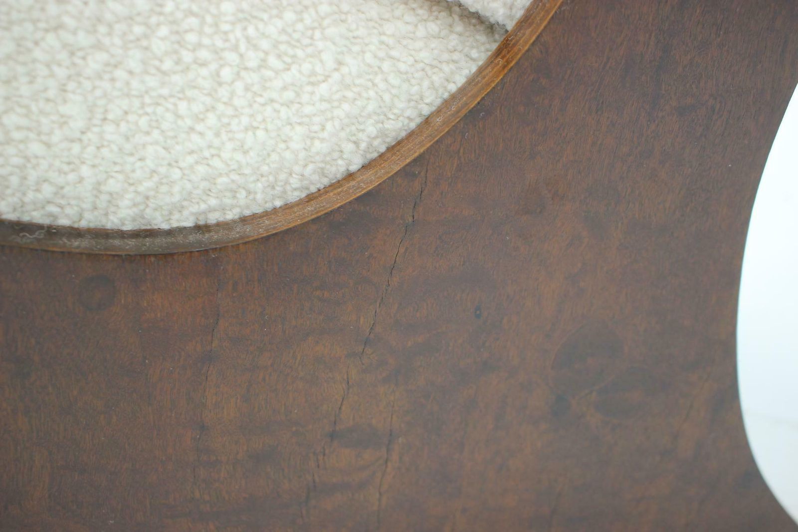 photo vintage 1940s Unique Large Wing Chair In Wool Boucle, Restored