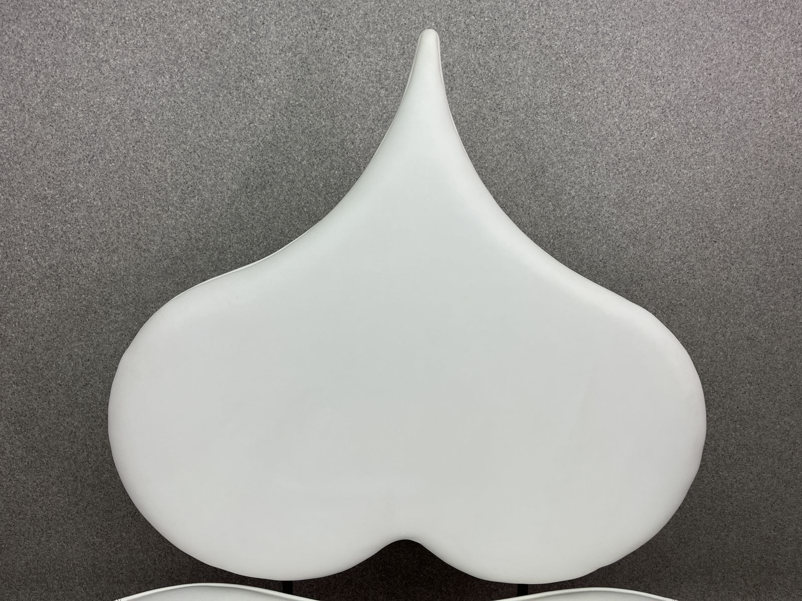 photo vinterior Unique Design Italy White Leather Fiammette Heart Sofa By Domusnova