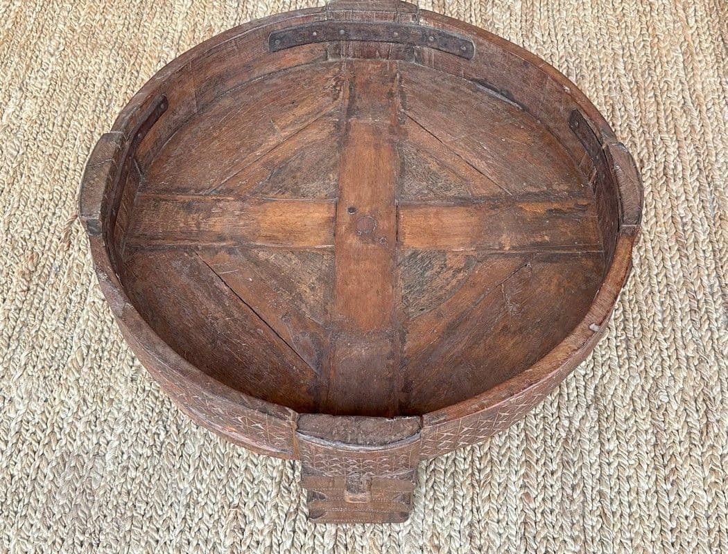 Antique Grinder Table With Tribal Carvings, Thar Desert, Rajasthan photo Furniture