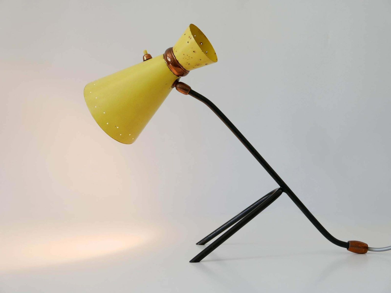 Rare And Lovely Mid Century Modern Diabolo Table Lamp Desk Light Italy 1960s photo 1960.0