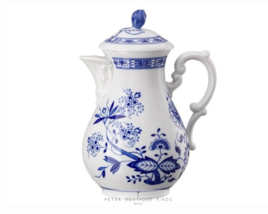 Blue Onion Koffieservies | Koffiepot, Roomkannetje & Melkset En Taartschaal | 5 Delig | Hutschenreuther (Rosenthal) photo for sale