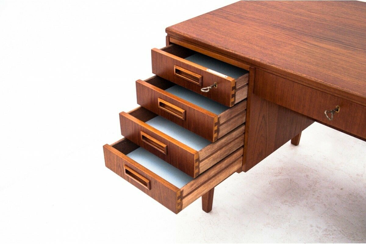 Teak Desk, Denmark, 1960s. After Restoration. photo vinterior