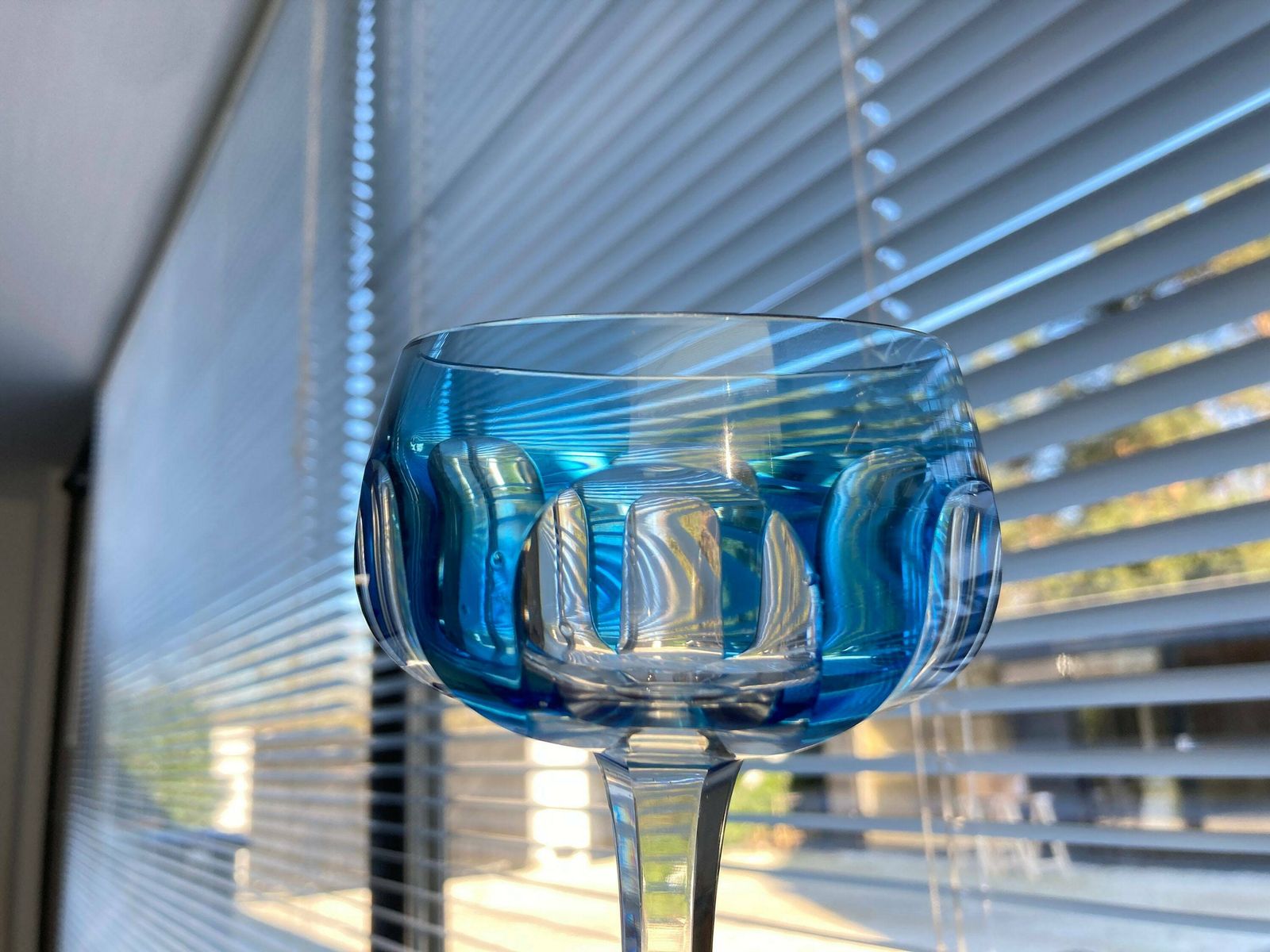 Aquamarijn Wijnglas | Kristallen Zeshoekige Voet | Lady Hamilton (1 Stuk) photo Woonaccessoires