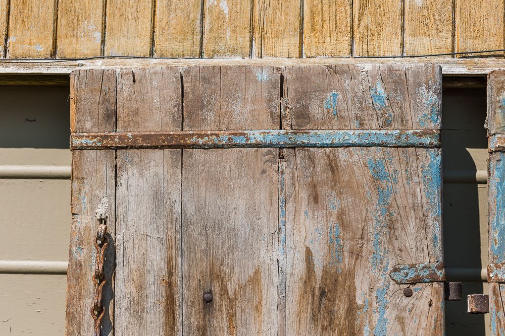 2016.0 Pair Of Indian Hardwood Doors, 1900s photo